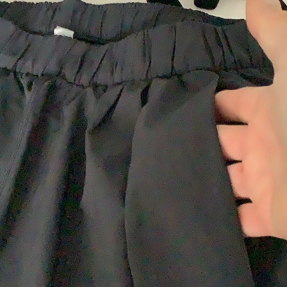 Lulu lemon lightweight harem style black pant size 8 - Picture 4 of 6